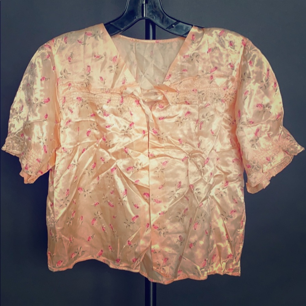 Vintage pale pink silk rosebud night jacket